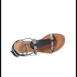 Old Navy Black and Tan Women's Sandals